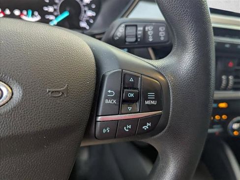 Used 2020 Ford Escape SE image 12