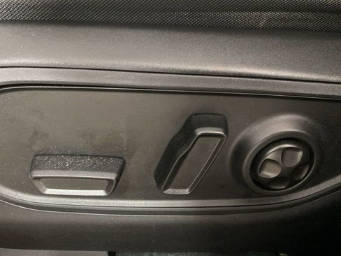 Used 2023 Jeep Grand Cherokee Altitude image 16