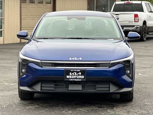 New 2025 Kia K4 LXS image 10