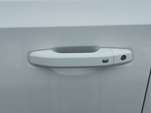 Used 2021 Chevrolet Tahoe Z71 w/ Luxury Package image 11