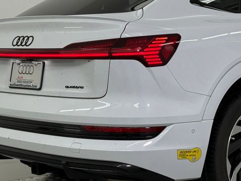 Used 2022 Audi e-tron Premium Plus w/ Premium Plus Package image 13