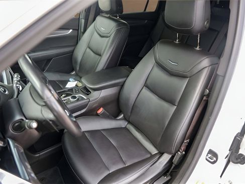 Used 2022 Cadillac XT6 Luxury image 7