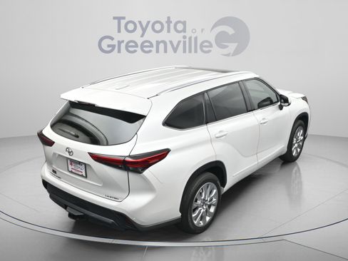 Used 2023 Toyota Highlander Limited image 15