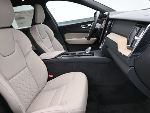 New 2026 Volvo XC60 B5 Core w/ Climate Package AWD/4WD image 33