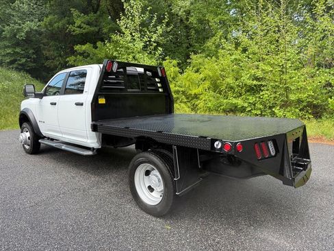 Used 2024 RAM 5500 SLT w/ Quick Order Package 27G SLT AWD/4WD image 8