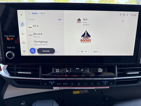 Certified 2026 Toyota Sienna Limited image 12