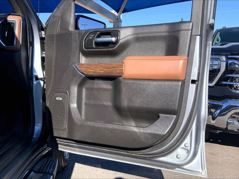 Used 2022 Chevrolet Silverado 1500 High Country w/ Technology Package image 23