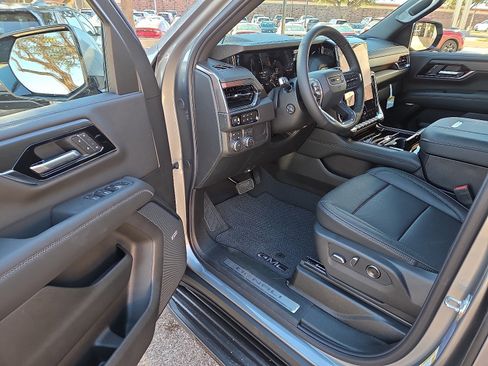 New 2026 GMC Yukon XL Denali image 10