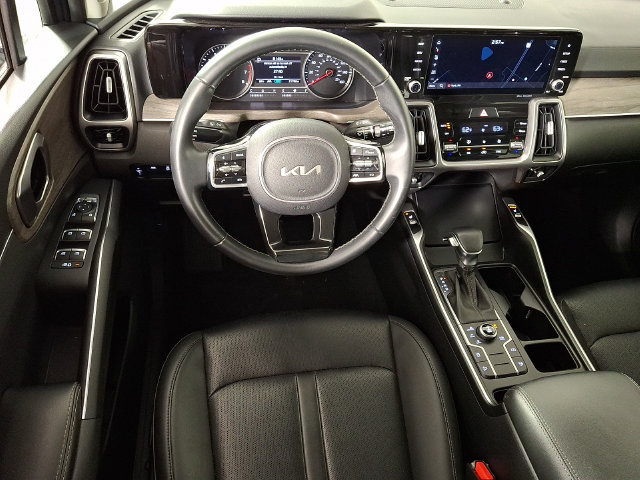 Used 2023 Kia Sorento S AWD/4WD image 2