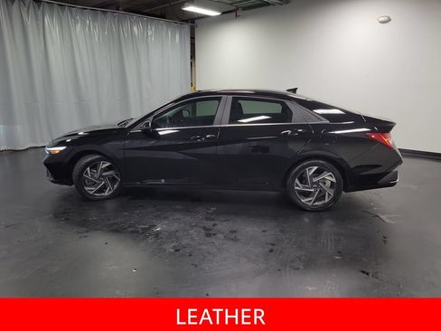 Used 2024 Hyundai Elantra Limited FWD image 5