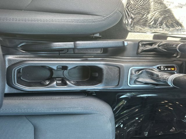 Used 2022 Jeep Wrangler Unlimited Sahara AWD/4WD image 15