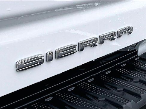 Used 2025 GMC Sierra 2500 Denali Ultimate image 8