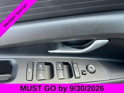 Used 2024 Hyundai Elantra SEL FWD image 13