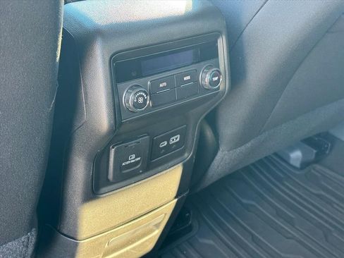 Used 2023 GMC Acadia SLE w/ Driver Convenience Package image 11