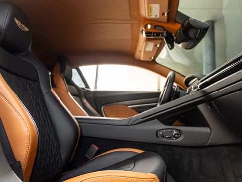Used 2025 Aston Martin DB12 Coupe RWD image 43