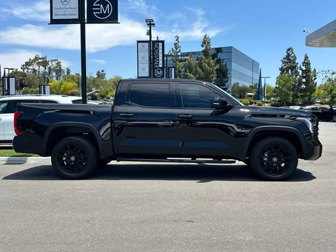 Used 2025 Toyota Tundra Limited AWD/4WD image 2