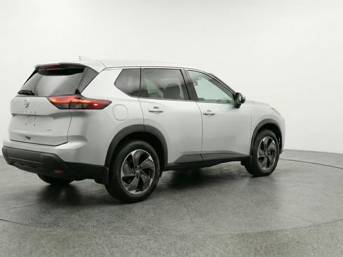 Used 2025 Nissan Rogue SV FWD image 9