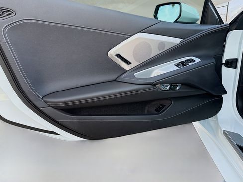 Used 2025 Chevrolet Corvette Stingray Preferred Cpe w/ Z51 Performance Package image 18