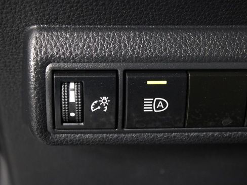 Used 2022 Toyota Corolla LE image 22