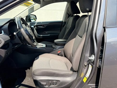 Used 2024 Toyota RAV4 XLE FWD image 12