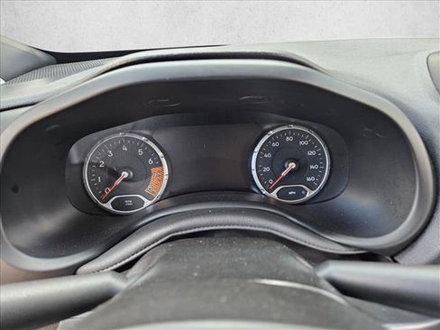 Used 2022 Jeep Renegade Latitude AWD/4WD image 19