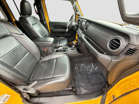 Used 2019 Jeep Wrangler Unlimited Sahara w/ Dual Top Group image 13