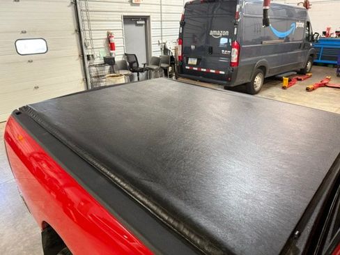 Used 2019 RAM 1500 Classic SLT AWD/4WD image 20