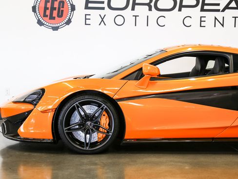 Used 2016 McLaren 570S Coupe RWD image 19