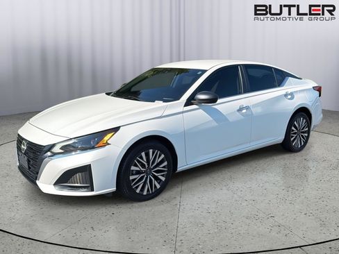 Used 2024 Nissan Altima 2.5 SV AWD/4WD image 1