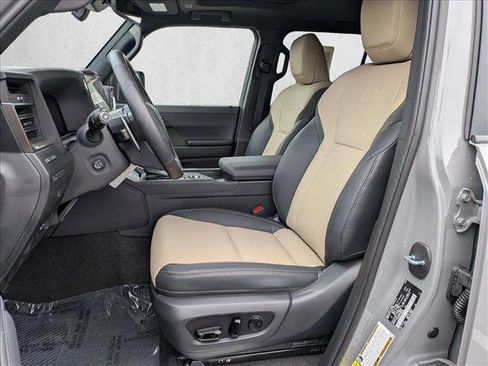 Used 2026 Lexus GX 550 AWD/4WD image 17