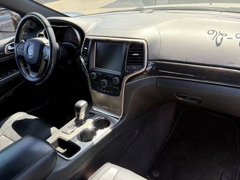 Used 2017 Jeep Grand Cherokee Overland RWD image 13
