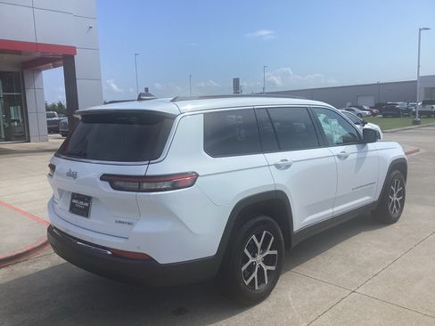 Used 2025 Jeep Grand Cherokee L Limited RWD image 7