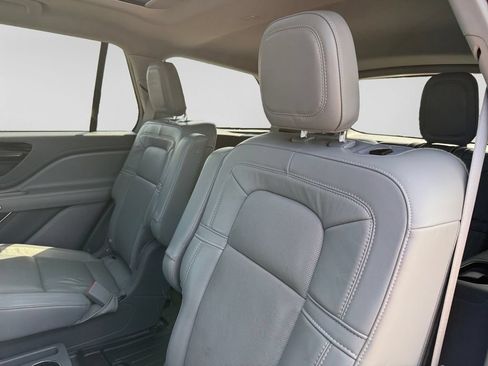 Used 2021 Lincoln Aviator Reserve w/ Equipment Group 208A AWD/4WD image 37