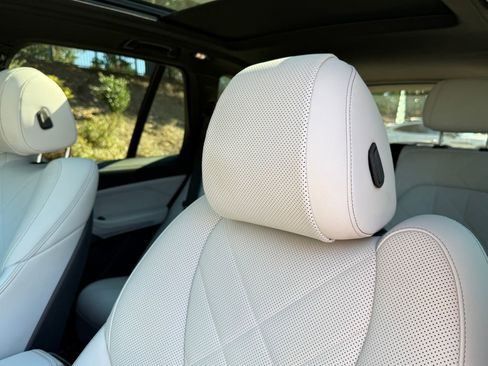 Used 2023 BMW X5 xDrive40i w/ M Sport Package image 25