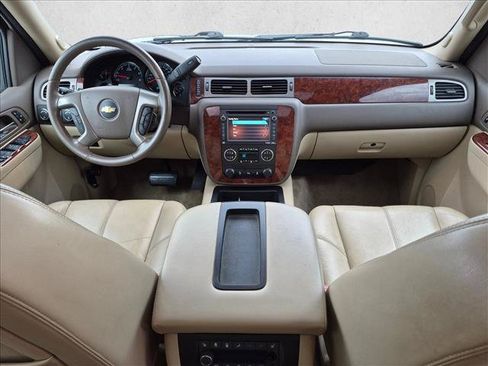 Used 2014 Chevrolet Suburban LT AWD/4WD image 20
