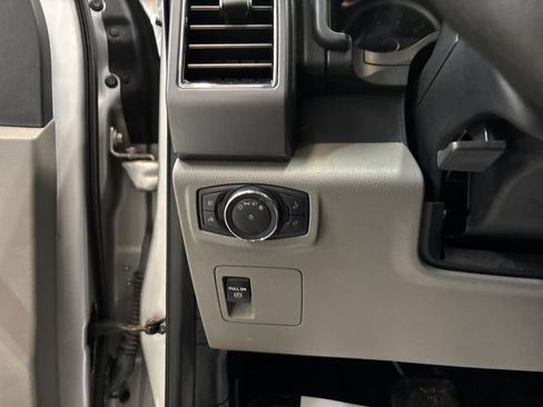 Used 2019 Ford F150 XLT w/ Trailer Tow Package image 16