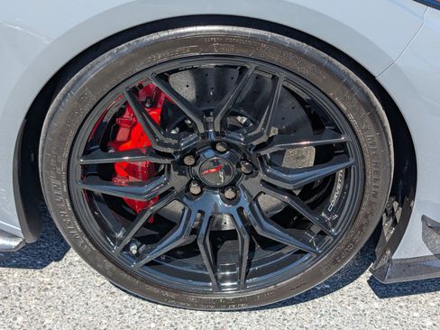 Used 2025 Chevrolet Corvette Z06 w/ Z07 Performance Package RWD image 10