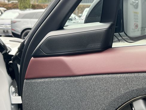 New 2025 Land Rover Range Rover Sport Dynamic SE AWD/4WD image 9