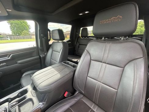 Used 2023 Chevrolet Silverado 1500 High Country w/ High Country Premium Package AWD/4WD image 9