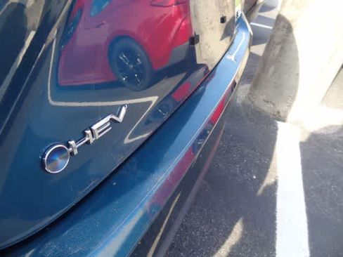 Used 2025 Toyota Camry SE FWD image 15