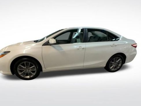 Used 2017 Toyota Camry XLE FWD image 5