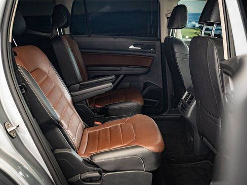 Used 2021 Volkswagen Atlas SEL Premium image 37