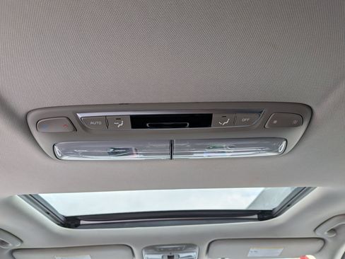Used 2022 Kia Telluride EX FWD image 32