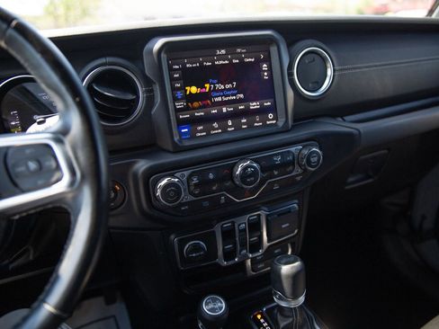 Used 2023 Jeep Wrangler Unlimited Sahara w/ Cold Weather Group AWD/4WD image 12