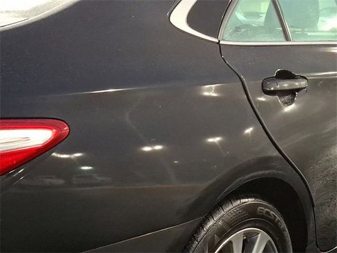 Used 2016 Toyota Camry XLE image 8