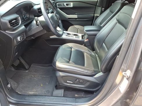 Certified 2021 Ford Explorer XLT w/ Equipment Group 202A RWD image 16