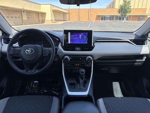 Used 2023 Toyota RAV4 XLE FWD image 15