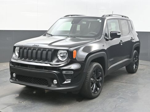 Used 2023 Jeep Renegade Altitude w/ Sun/Sound Group AWD/4WD image 4