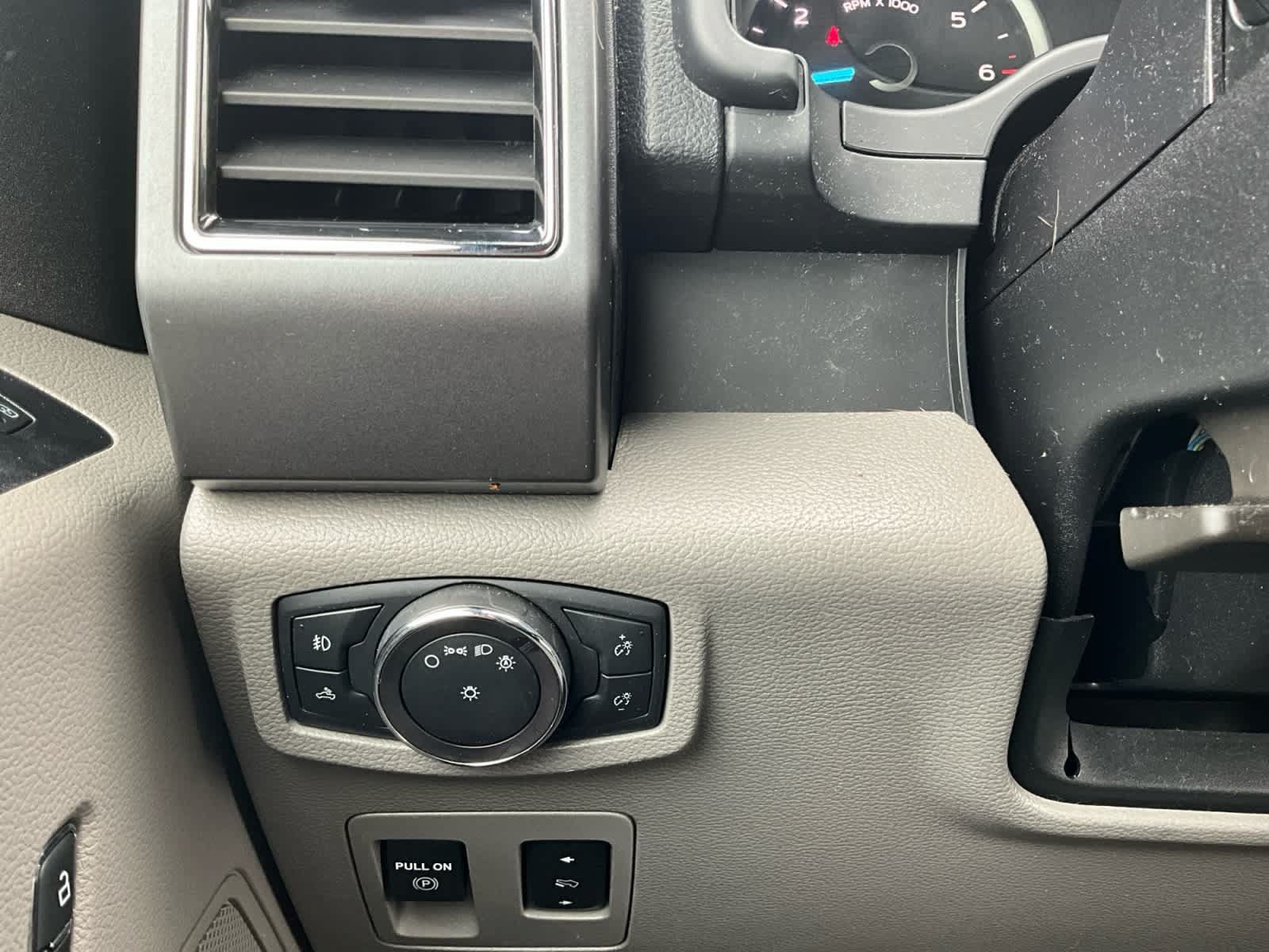 Used 2019 Ford F150 XLT w/ Equipment Group 302A Luxury AWD/4WD image 17