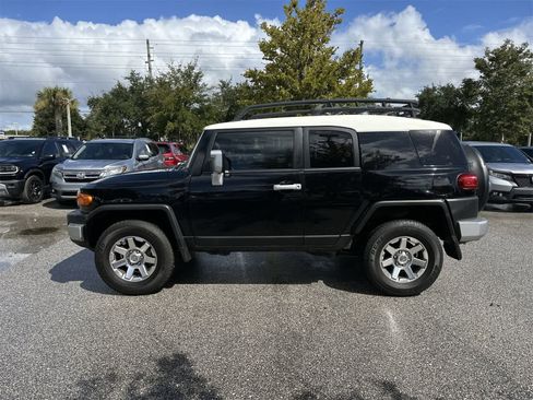 Used 2014 Toyota FJ Cruiser 4WD image 3